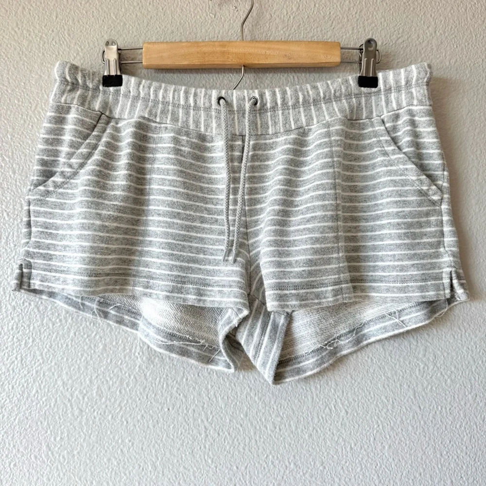 Banana Republic Sweat Shorts Y2K - Picture 8 of 8